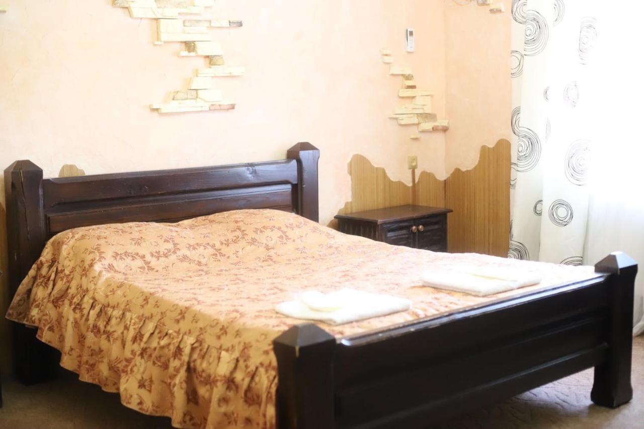 Orlyne Gnizdo Hotell Tjernivtsi Exteriör bild