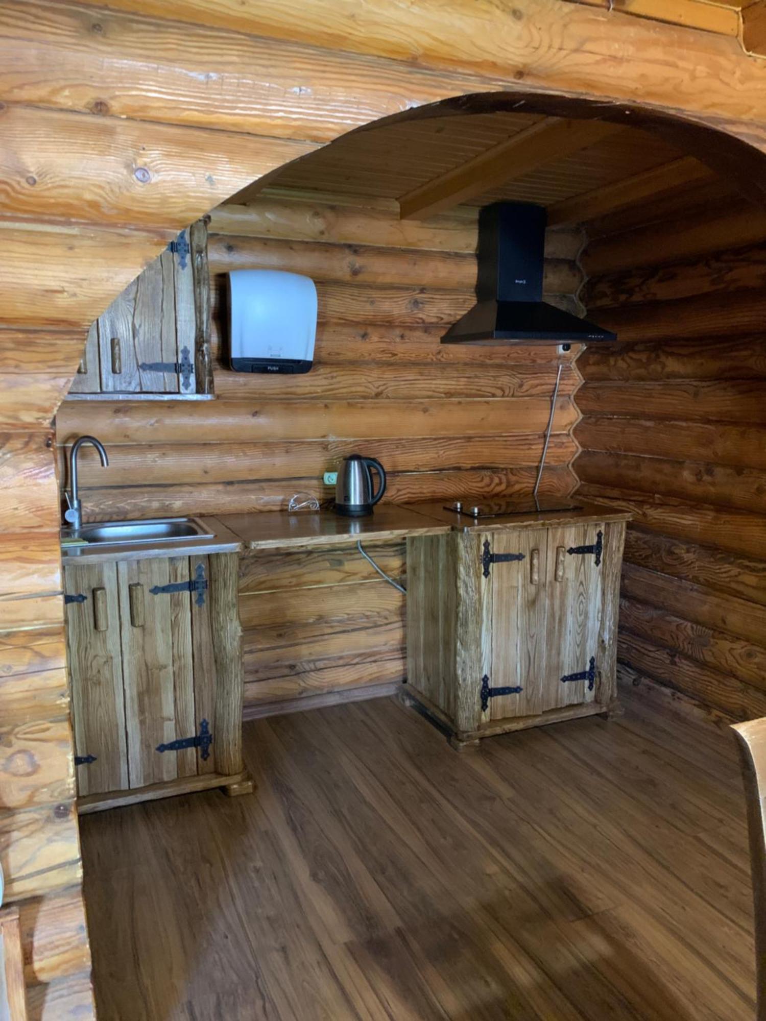 Orlyne Gnizdo Hotell Tjernivtsi Exteriör bild