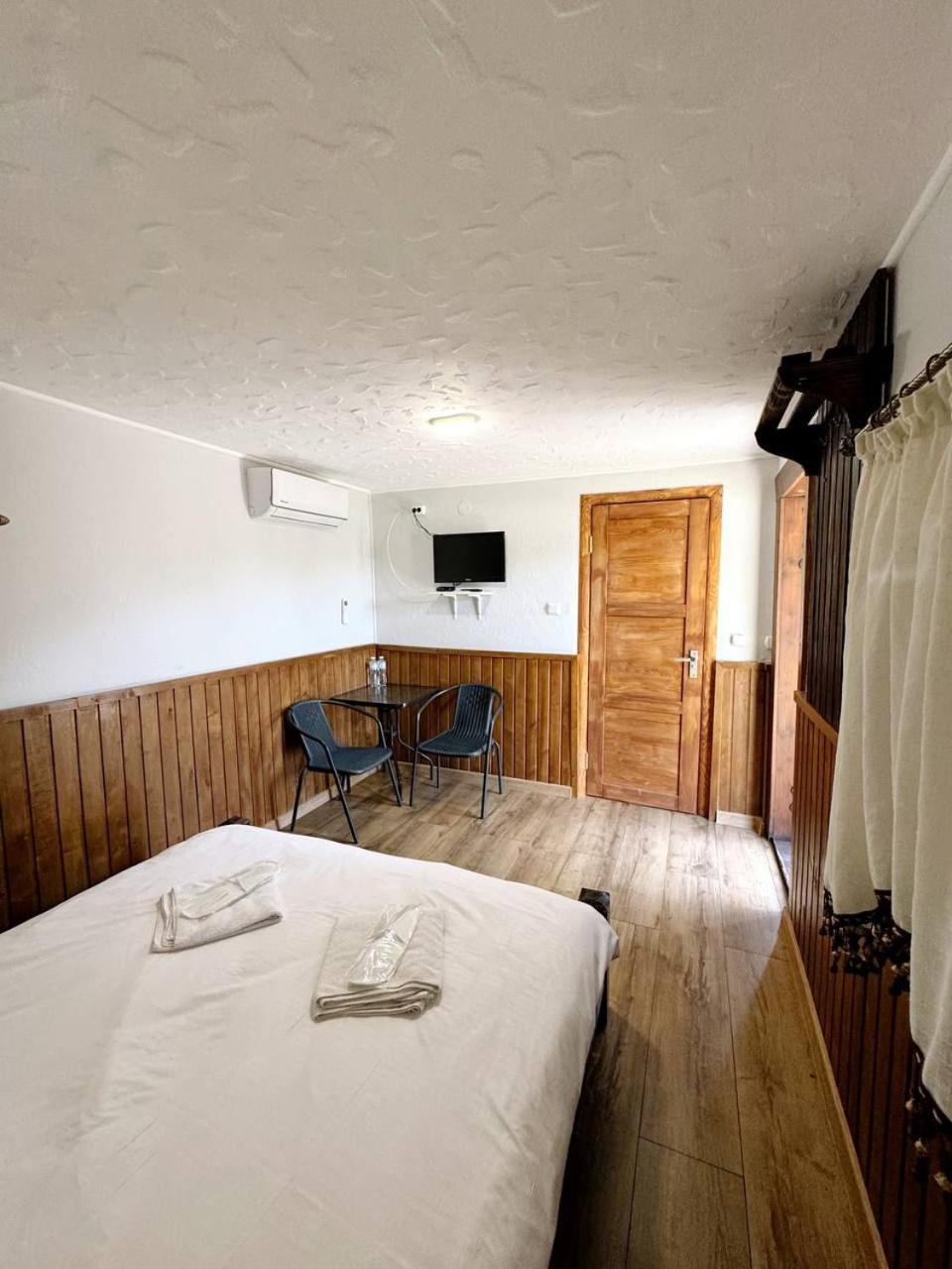 Orlyne Gnizdo Hotell Tjernivtsi Rum bild