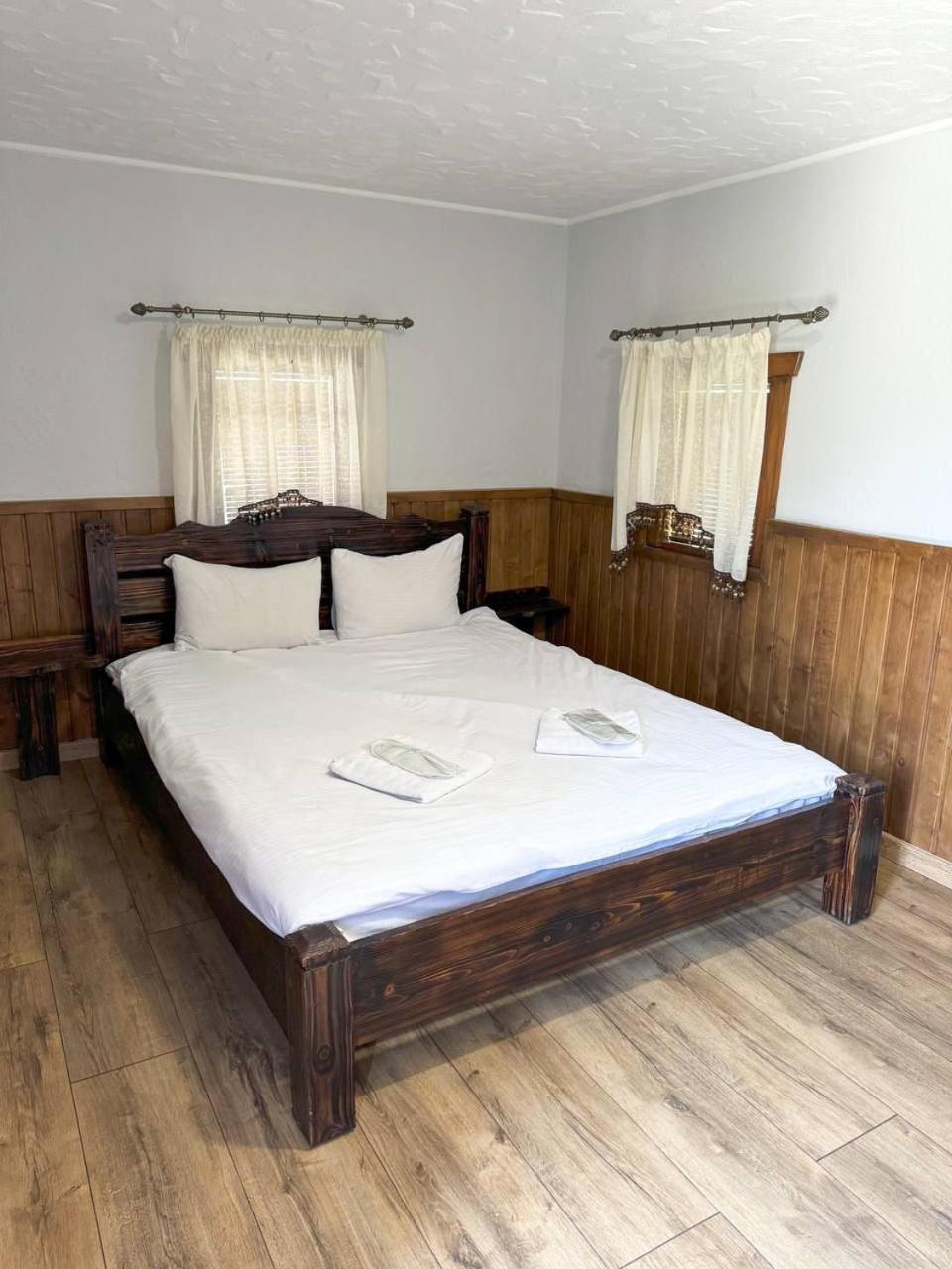 Orlyne Gnizdo Hotell Tjernivtsi Rum bild